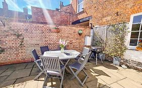 Host & Stay - Norfolk Historic Townhouse